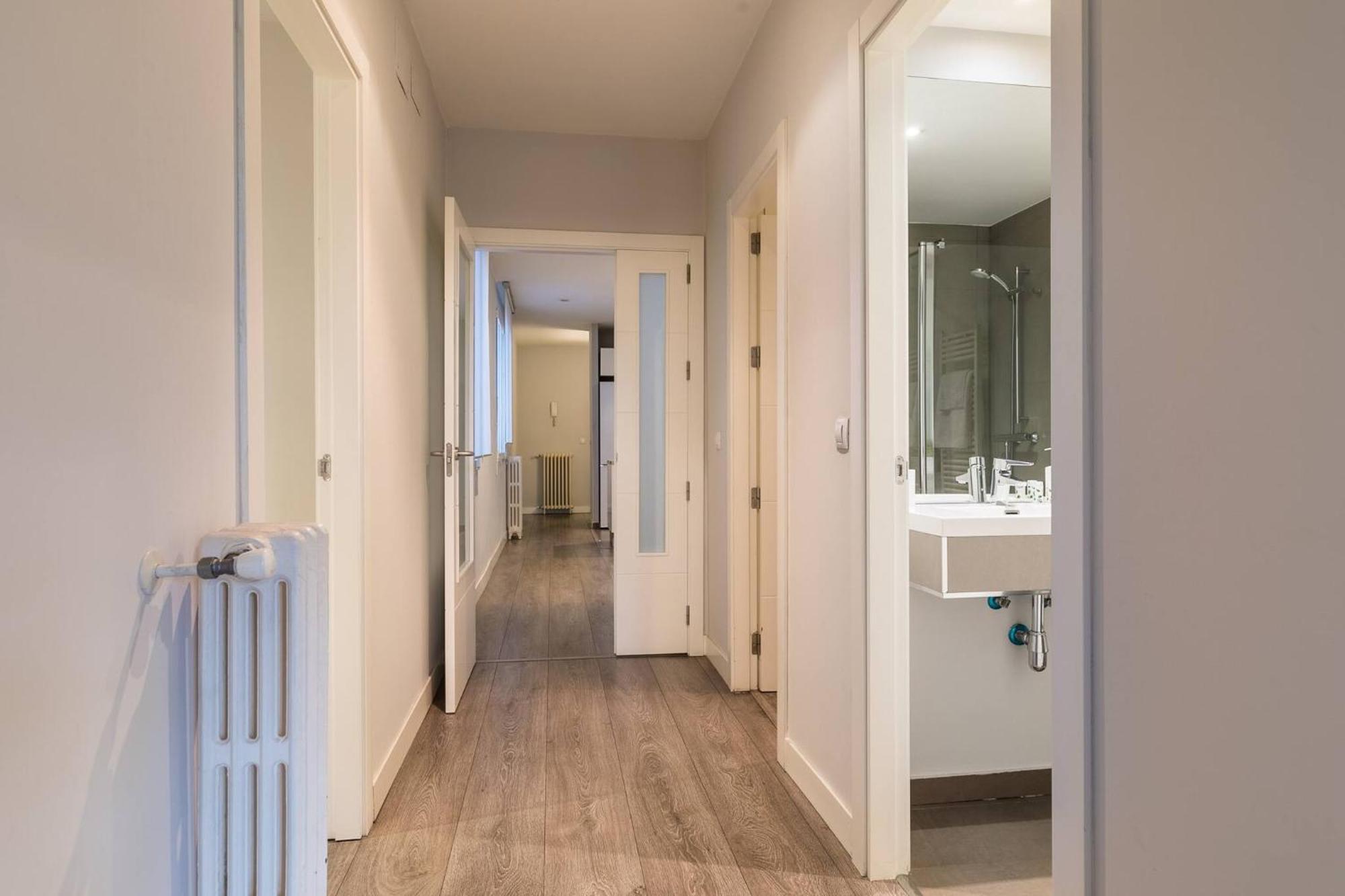 Castellana Suites Madrid Exterior photo