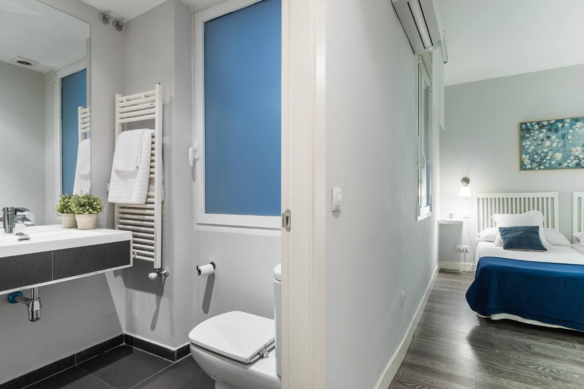 Castellana Suites Madrid Exterior photo
