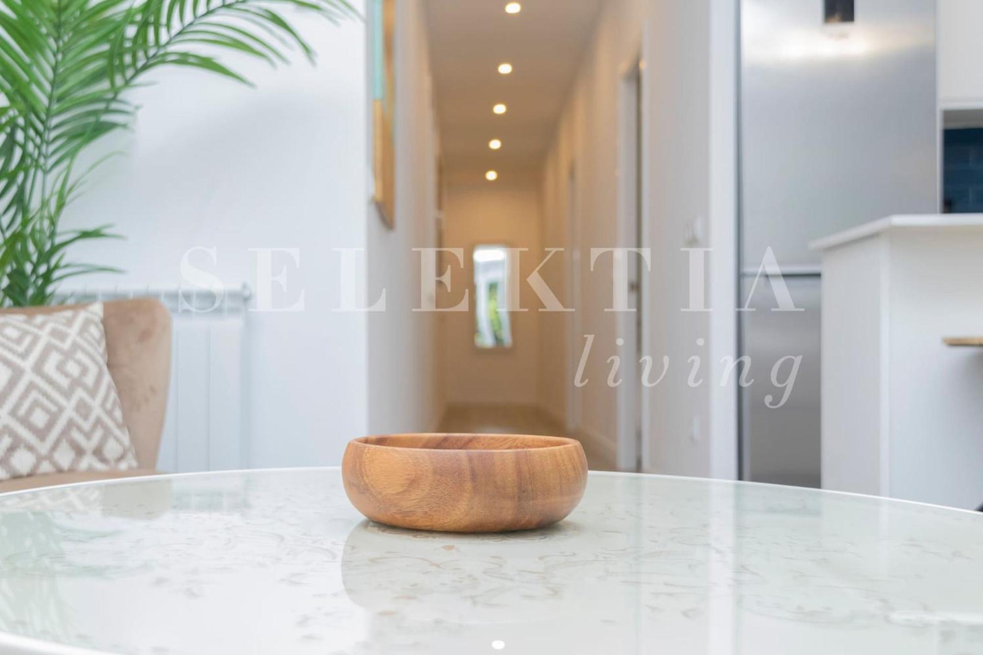 Castellana Suites Madrid Exterior photo