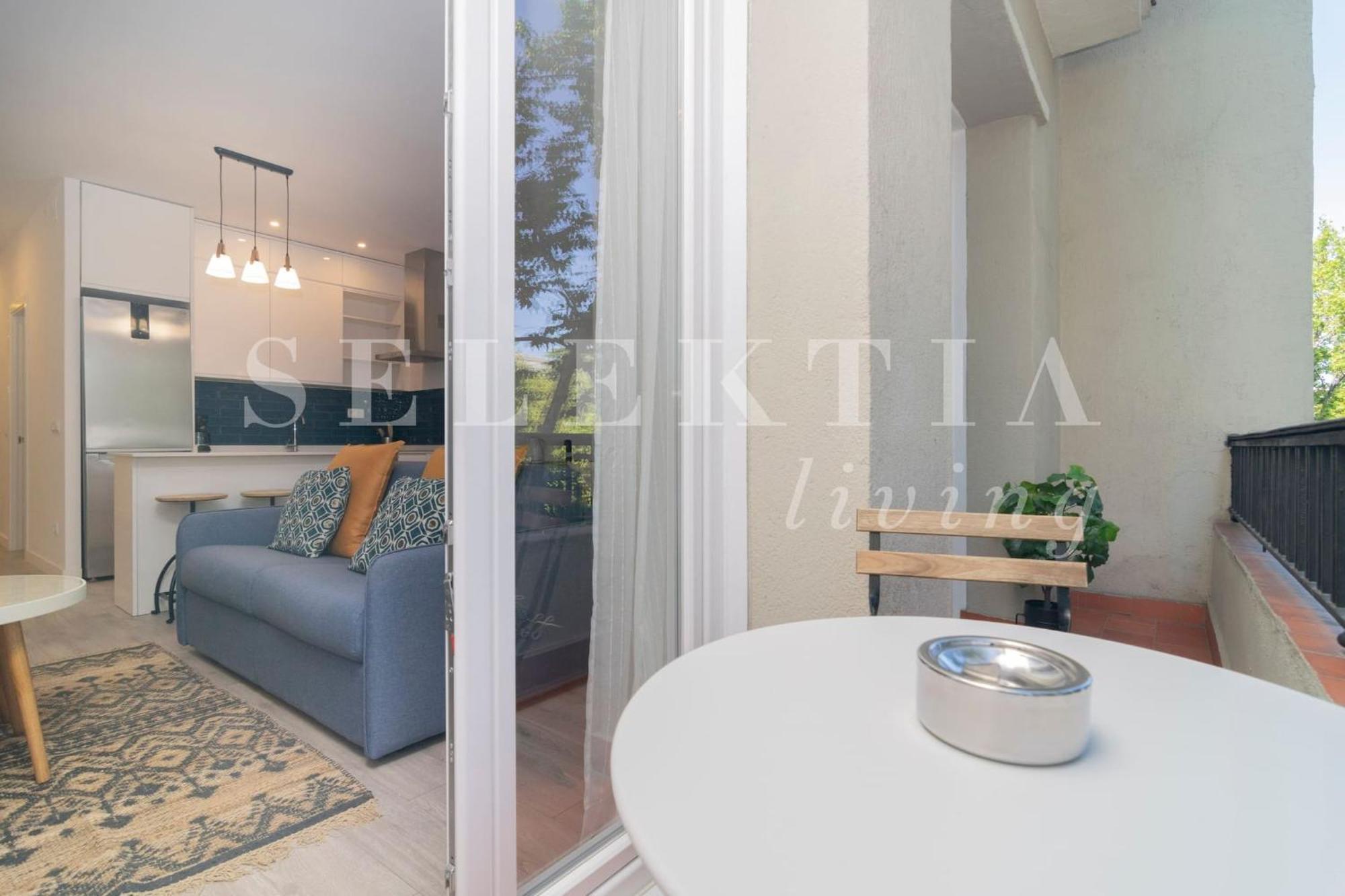 Castellana Suites Madrid Exterior photo
