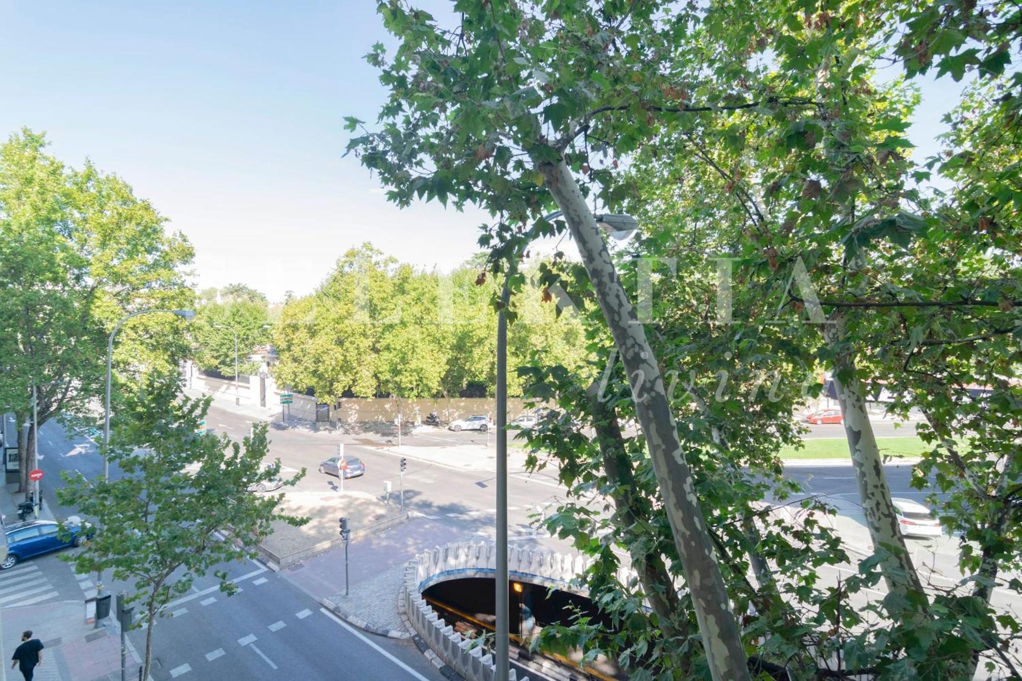 Castellana Suites Madrid Exterior photo