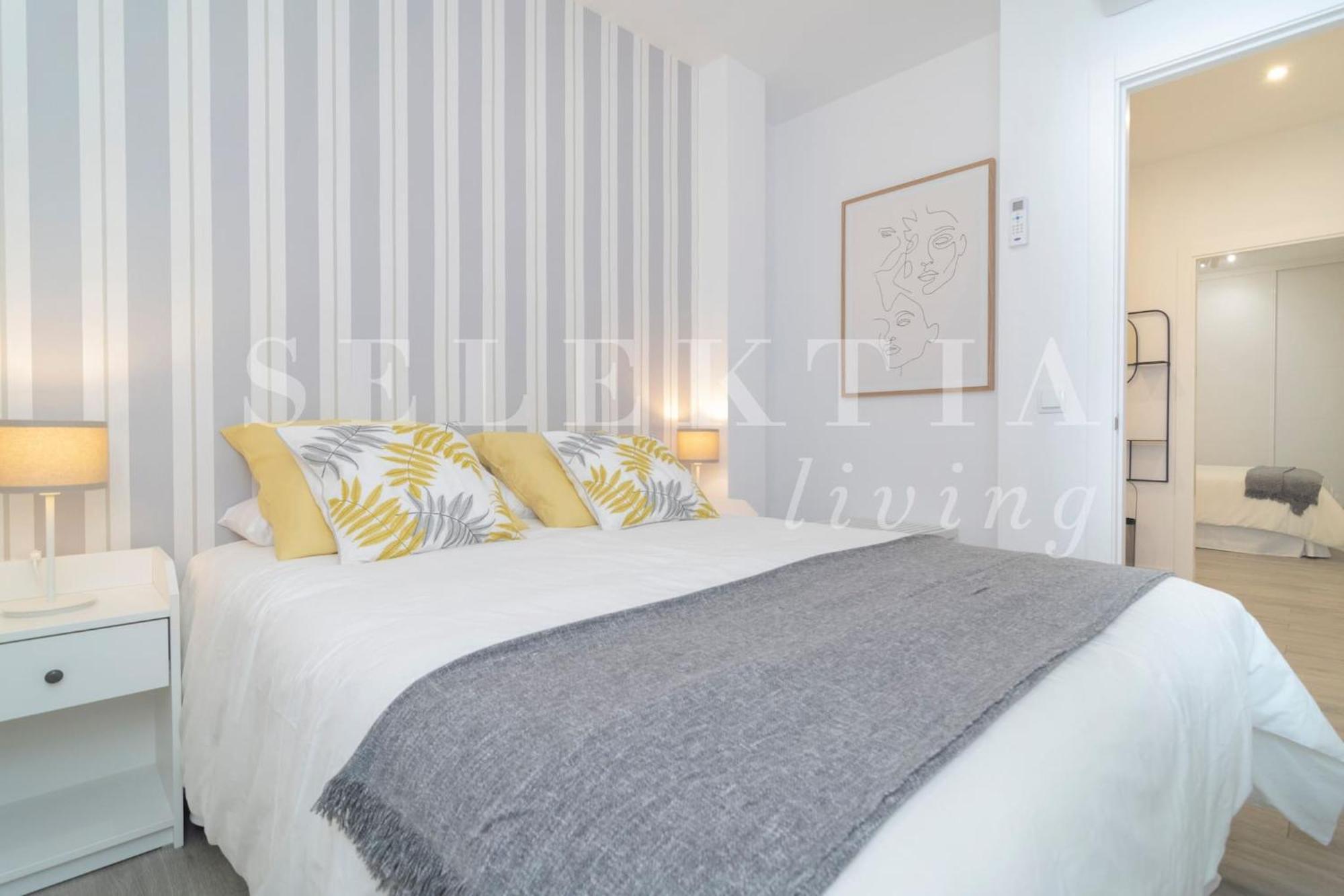 Castellana Suites Madrid Exterior photo